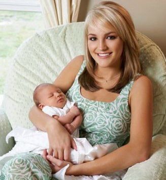 Jamie Lynn Spears with baby